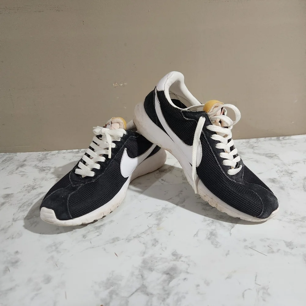 ***missing N Letter In Nike** Nike Roshe LD-1000 QS Black/White Sneakers Size 8